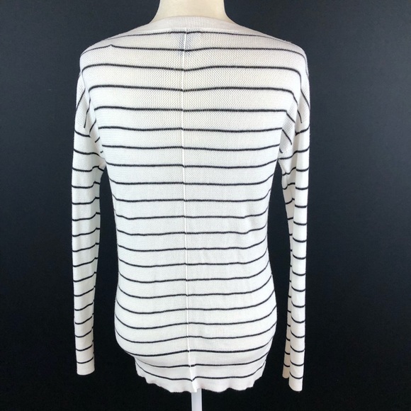 Gap Thermal Striped V Neck Top - Picture 5 of 8